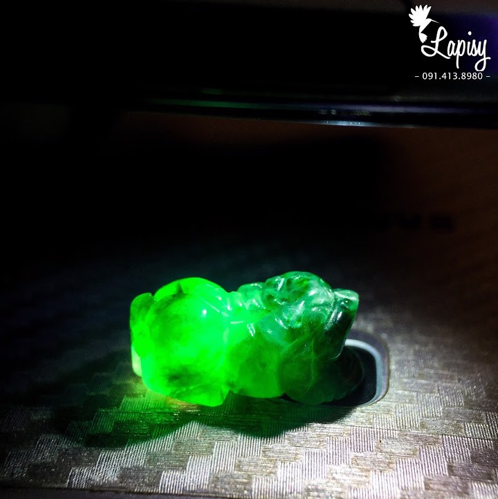 VÌ SAO PHẢI ĐEO CHUẨN ĐÁ THIÊN NHIÊN MỚI CÓ TÁC DỤNG PHONG THUỶ ?